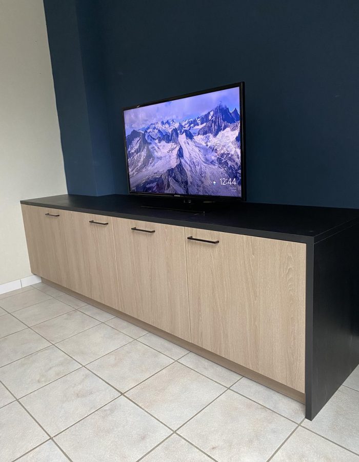 houtlook Tv meubel op maat eigen atelier te kalmthout